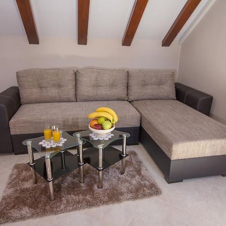 Apartment Niko Kastel Stari Kaštela Cameră foto