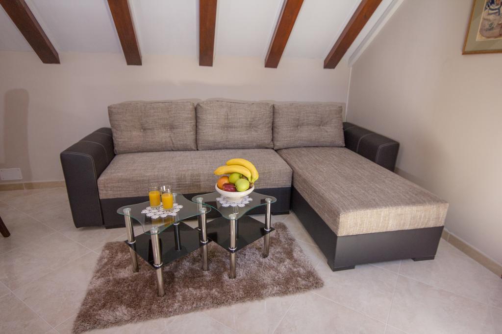 Apartment Niko Kastel Stari Kaštela Cameră foto