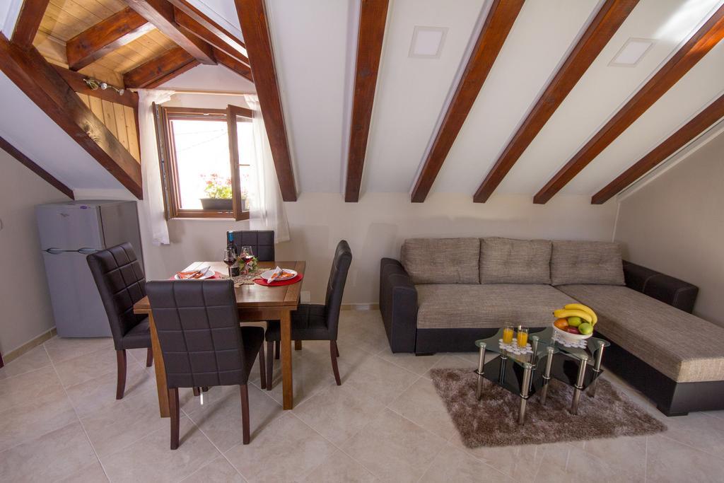 Apartment Niko Kastel Stari Kaštela Cameră foto
