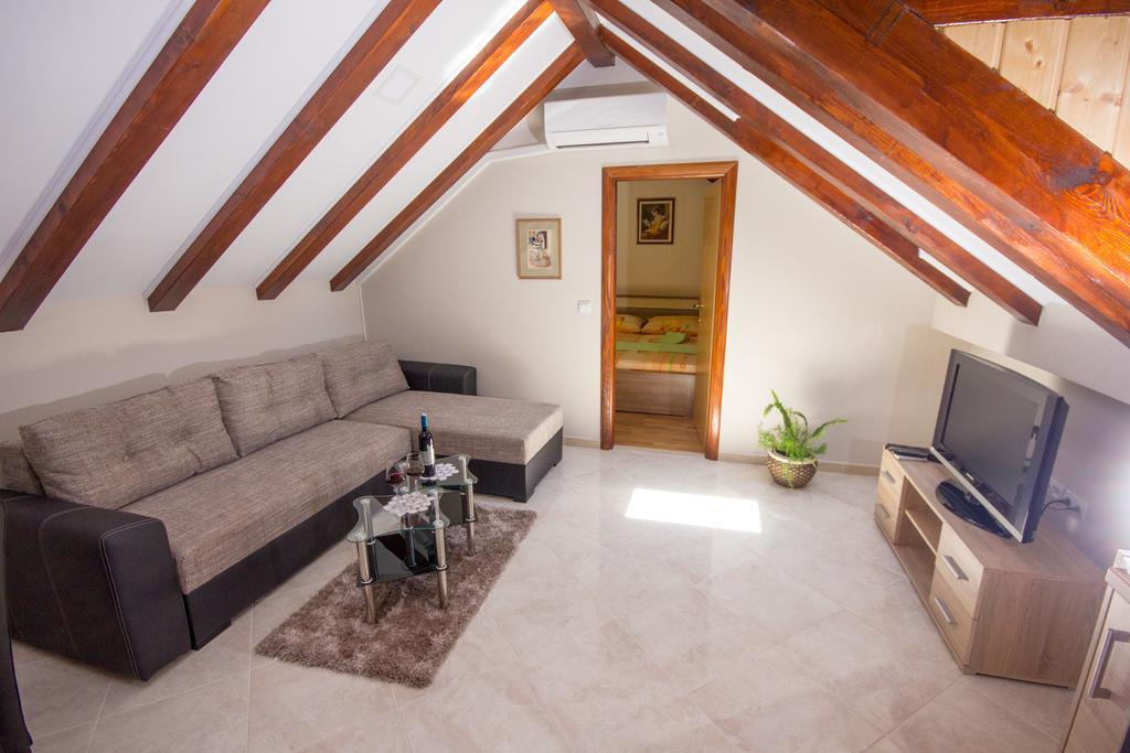 Apartment Niko Kastel Stari Kaštela Cameră foto
