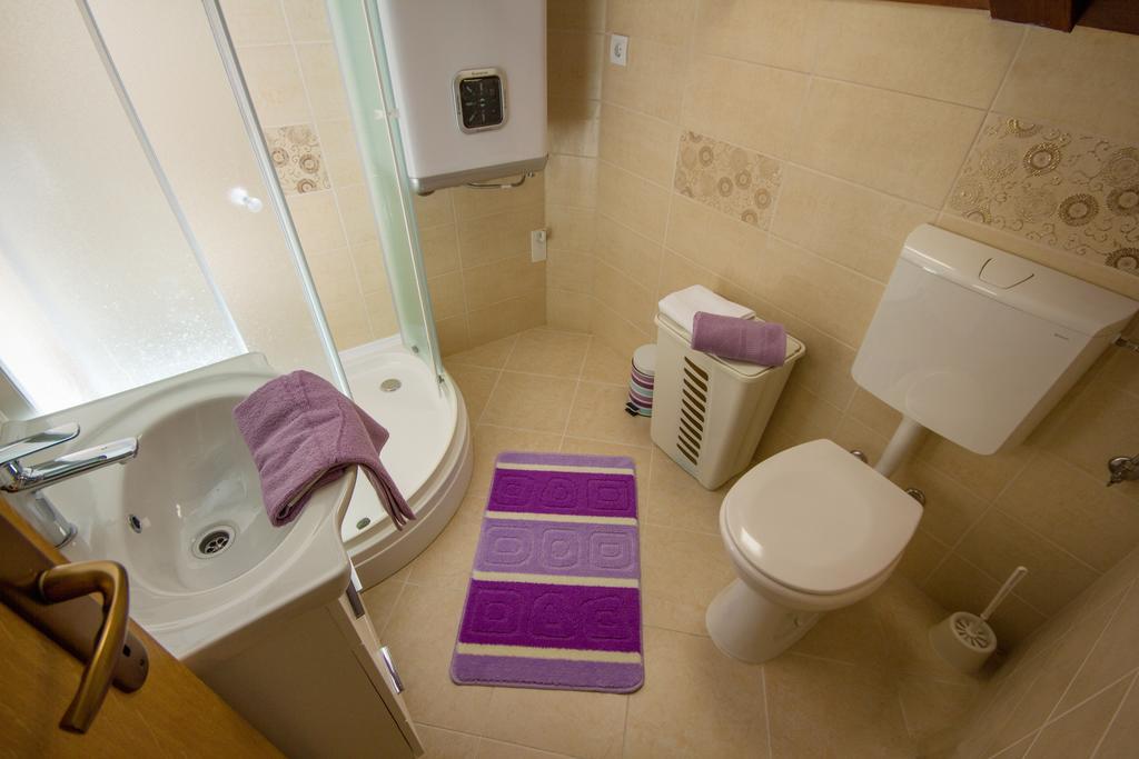 Apartment Niko Kastel Stari Kaštela Cameră foto